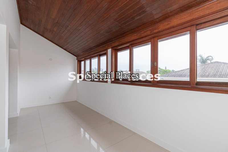 19 VARANDA SUITE - 19