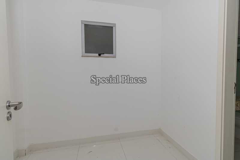 CLOSET  - 23