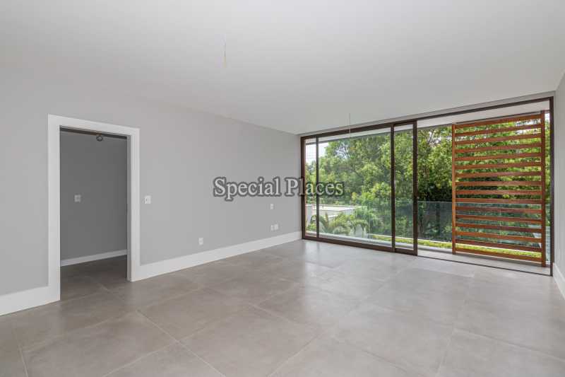 SUITE - 21