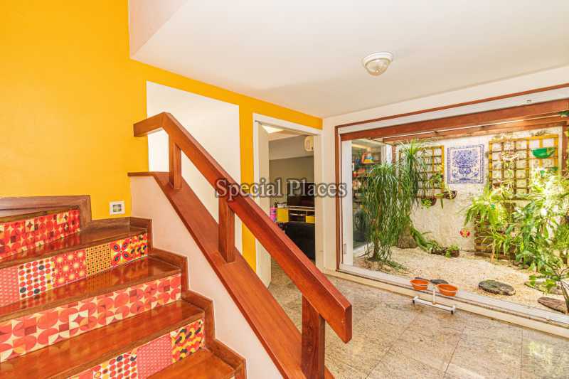 HALL DAS ESCADAS - 22