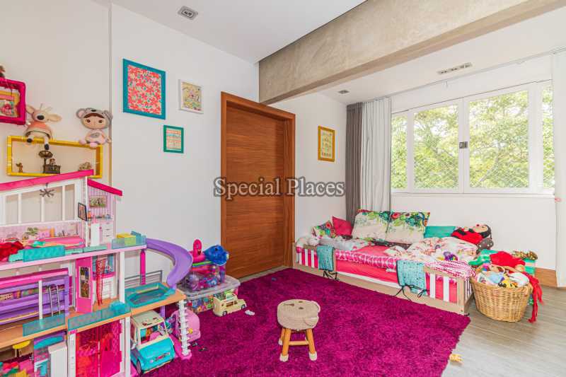SUITE - 25