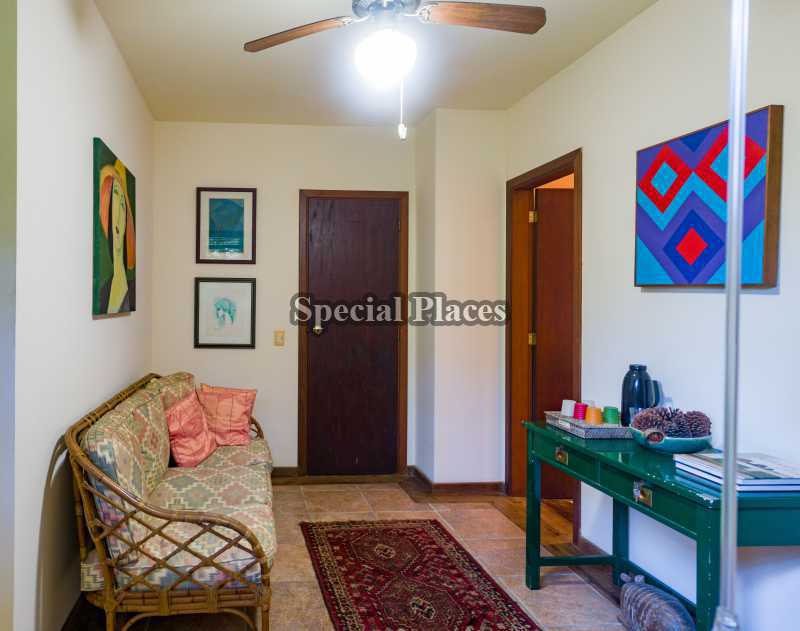SALA - 10