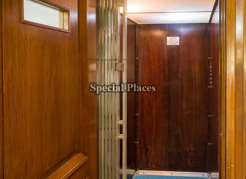 ELEVADOR - 15