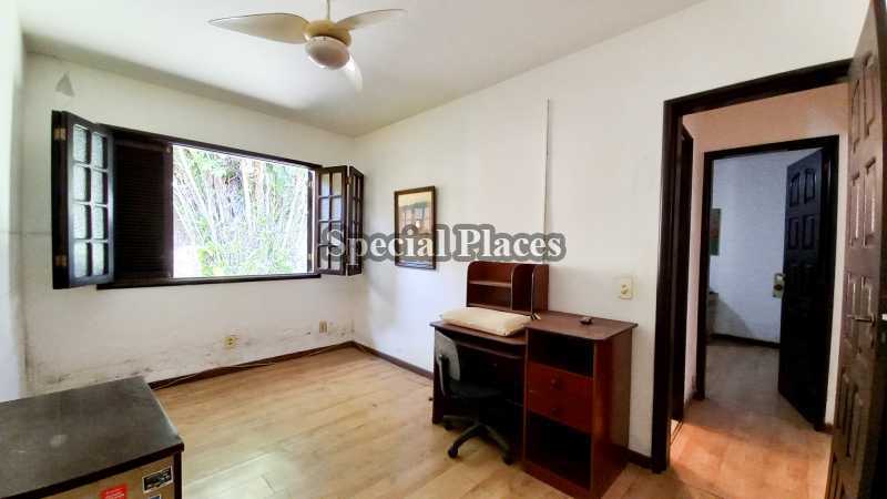 QUARTO - 21