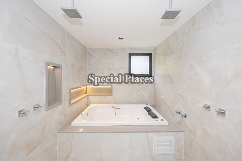 SALA DE BANHO SUÍTE MASTER - 23