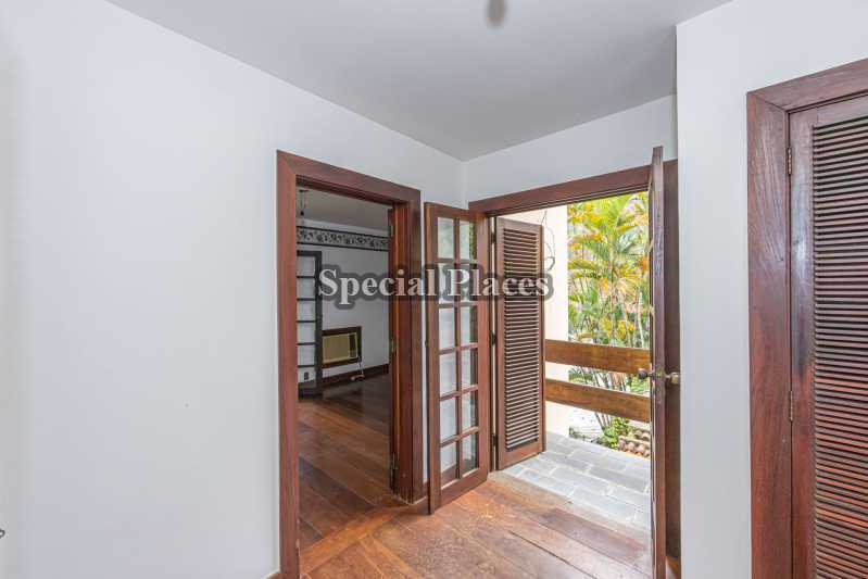HALL DE ACESSO - 12