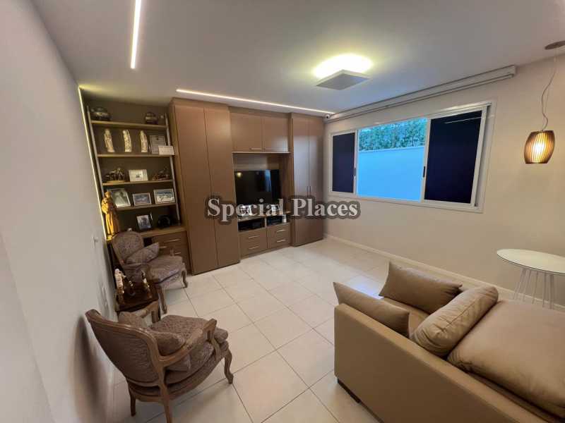 SALA DE VÍDEO - 13
