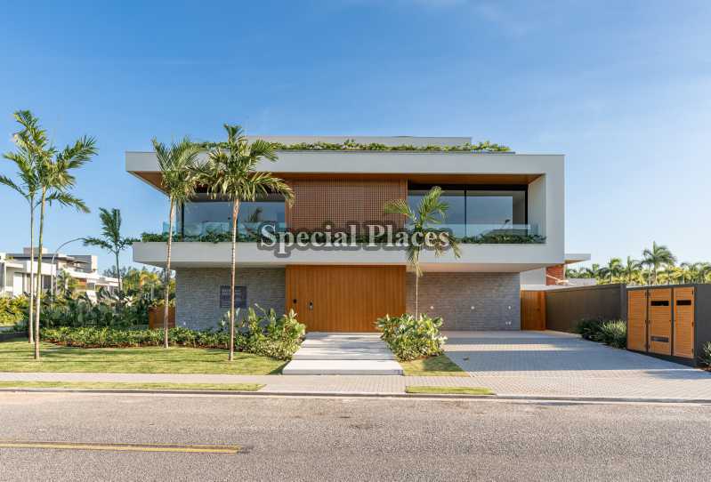 FACHADA FRONTAL - 7