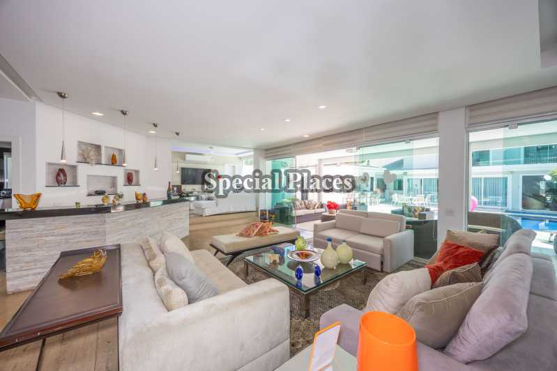 Conheça Sala de estar do imóvel - Casa em Condomínio 6 quartos para alugar Santa Mônica Jardins, Barra - Barra da Tijuca, Rio de Janeiro - R$ 45.000 - LOC6342 - 3 Sala de estar - 3