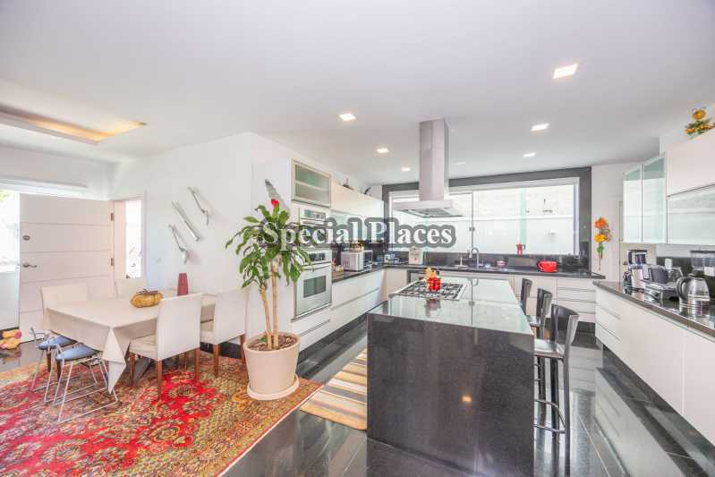 Conheça Copa cozinha do imóvel - Casa em Condomínio 6 quartos para alugar Santa Mônica Jardins, Barra - Barra da Tijuca, Rio de Janeiro - R$ 45.000 - LOC6342 - 13 Copa cozinha - 13