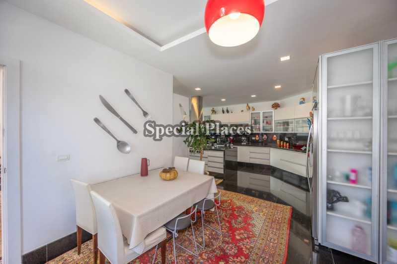 Conheça copa cozinha do imóvel - Casa em Condomínio 6 quartos para alugar Santa Mônica Jardins, Barra - Barra da Tijuca, Rio de Janeiro - R$ 45.000 - LOC6342 - 14 copa cozinha - 14