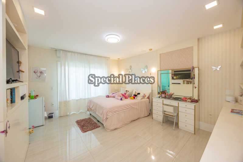 Conheça Suíte 2 do imóvel - Casa em Condomínio 6 quartos para alugar Santa Mônica Jardins, Barra - Barra da Tijuca, Rio de Janeiro - R$ 45.000 - LOC6342 - 18 Suíte 2 - 18