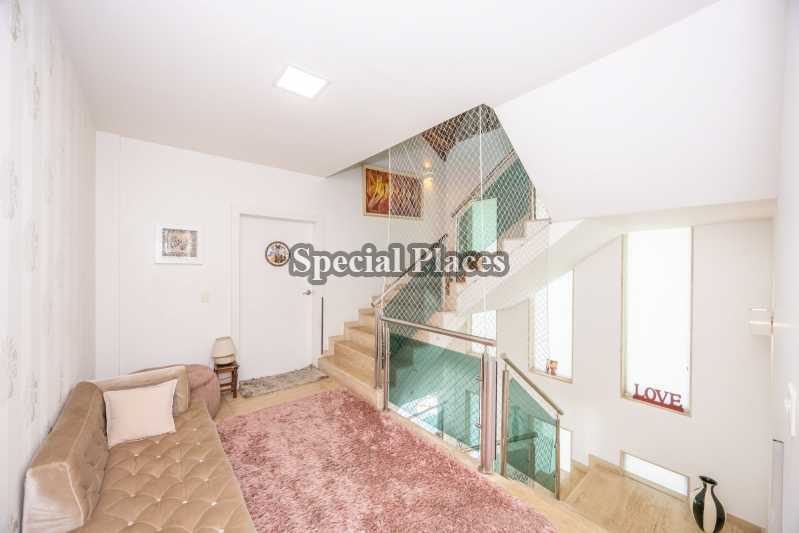 Conheça Acesso sótão do imóvel - Casa em Condomínio 6 quartos para alugar Santa Mônica Jardins, Barra - Barra da Tijuca, Rio de Janeiro - R$ 45.000 - LOC6342 - 24 Acesso sótão - 24