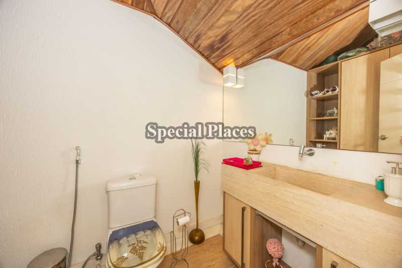 Conheça Banheiro Sótão do imóvel - Casa em Condomínio 6 quartos para alugar Santa Mônica Jardins, Barra - Barra da Tijuca, Rio de Janeiro - R$ 45.000 - LOC6342 - 26 Banheiro Sótão - 26