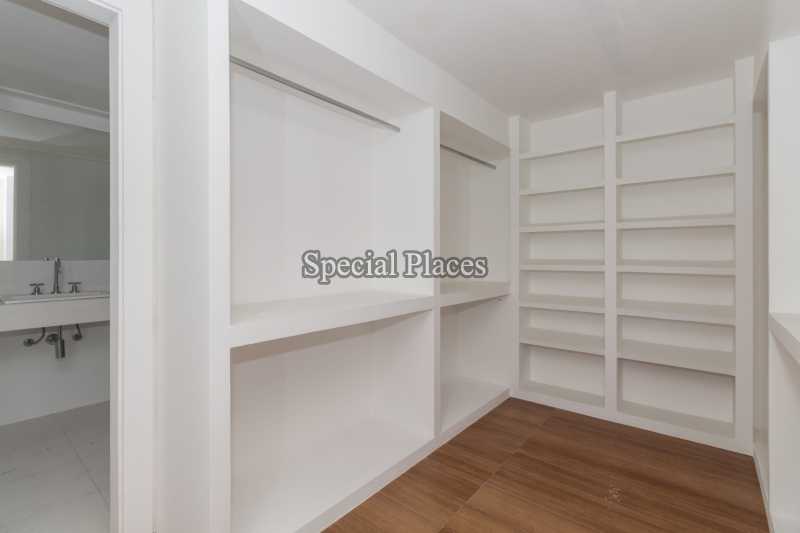 CLOSET - 23