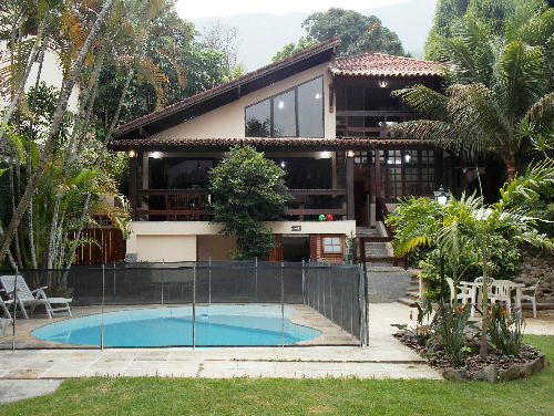 FACHADA - 1