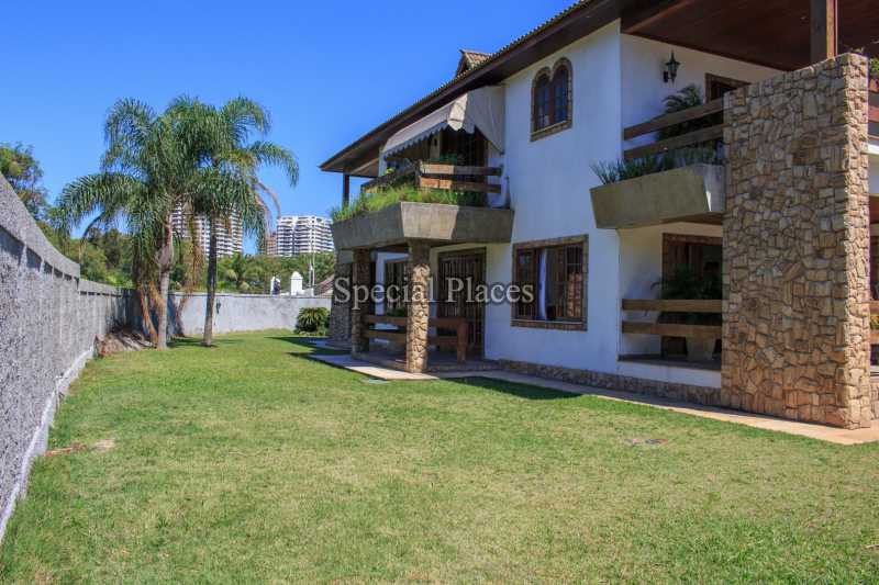 FACHADA - 3