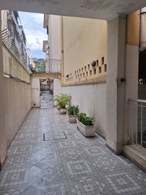 ENTRADA - 24