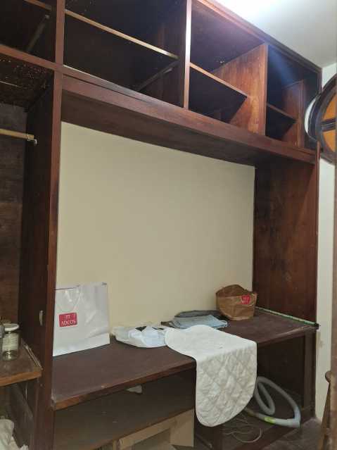 QUARTO DE SERVIÇO - 17