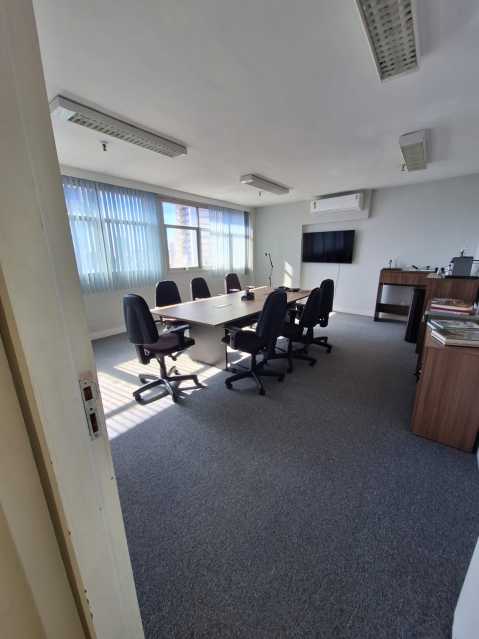 SALA DE REUNIÃO - 14