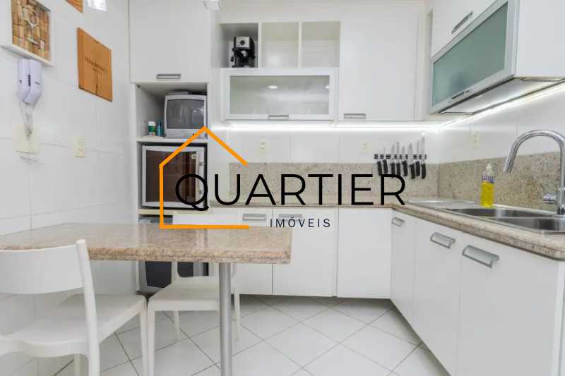 2200941ddd4e4eb8bbec2a528a752c - 18