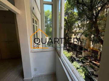 Apartamento à venda Laranjeiras, Rio de Janeiro - R$ 369.000 - QRAP00028