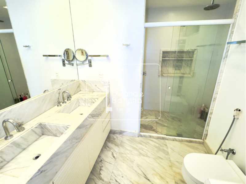 Quarto casal 3 - 12