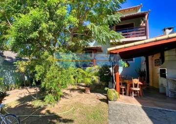 CASA À VENDA - CONDOMÍNIO DOS PÁSSAROS CABO FRIO - O Condomínio disponibiliza lazer, segurança e qualidade de vida. - CA0152.VMCA
