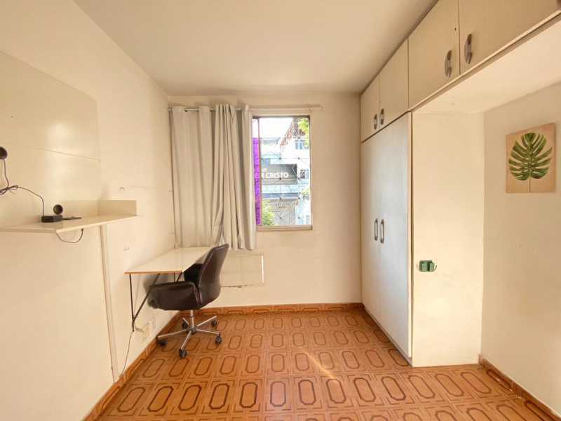 QUARTO COM ARMÁRIOS PLANEJADOS - 12