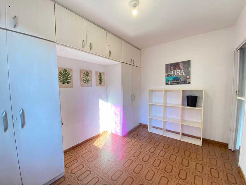 QUARTO COM ARMÁRIOS PLANEJADOS - 11