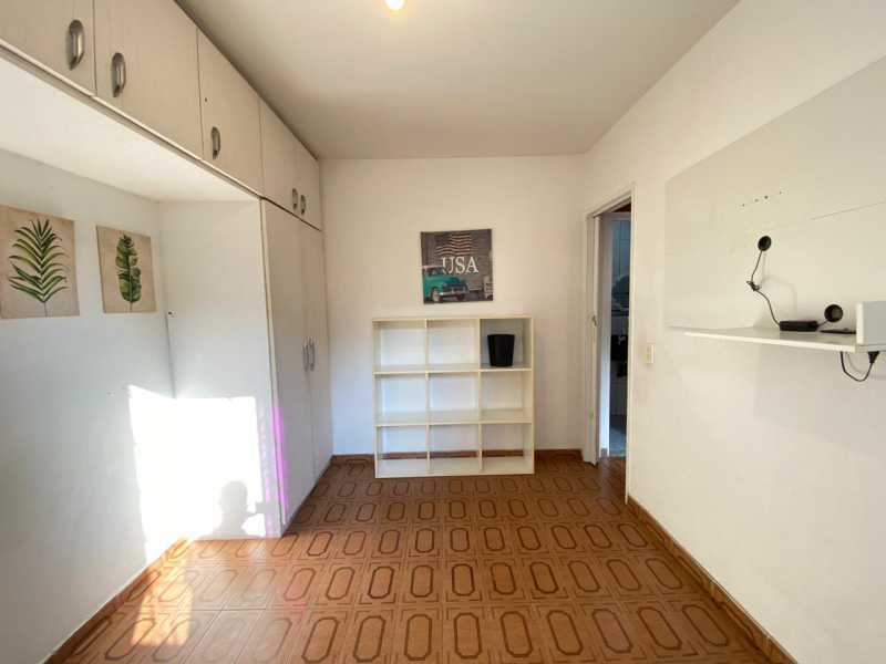 QUARTO COM ARMÁRIOS PLANEJADOS - 9