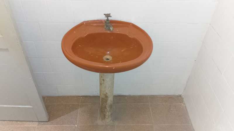 Conheça Apto. 202 - Banheiro do imóvel - Apartamento para alugar Avenida Doutor Manuel Teles, Centro, Duque de Caxias - R$ 1.100 - 13102 - 17 Apto. 202 - Banheiro - 17
