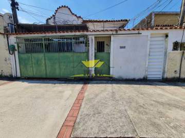 Ótima localização - Casa à venda Rua Cláudio da Costa, Irajá, Rio de Janeiro - R$ 850.000 - MCCA60002