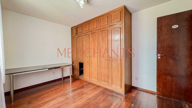Quarto - 18