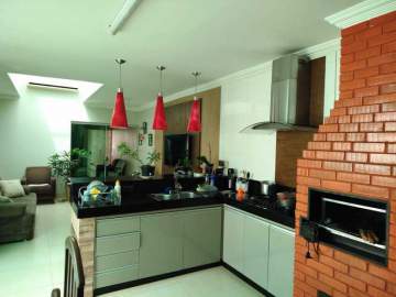 Casa 3 quartos à venda Patos de Minas,MG - R$ 595.000 - DMCA30003 Casa 3 quartos à venda Patos de Minas,MG - R$ 595.000 - DMCA30003