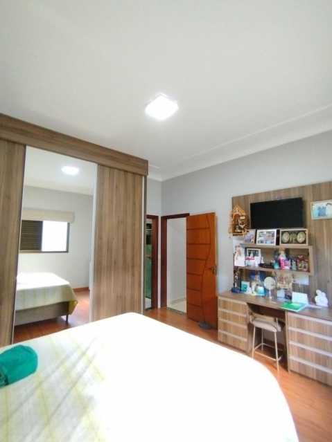 Conheça Imagem do WhatsApp de 2025-05- do imóvel - Casa 4 quartos à venda Patos de Minas,MG - R$ 1.200.000 - DMCA40001 - 6 Imagem do WhatsApp de 2025-05- - 6