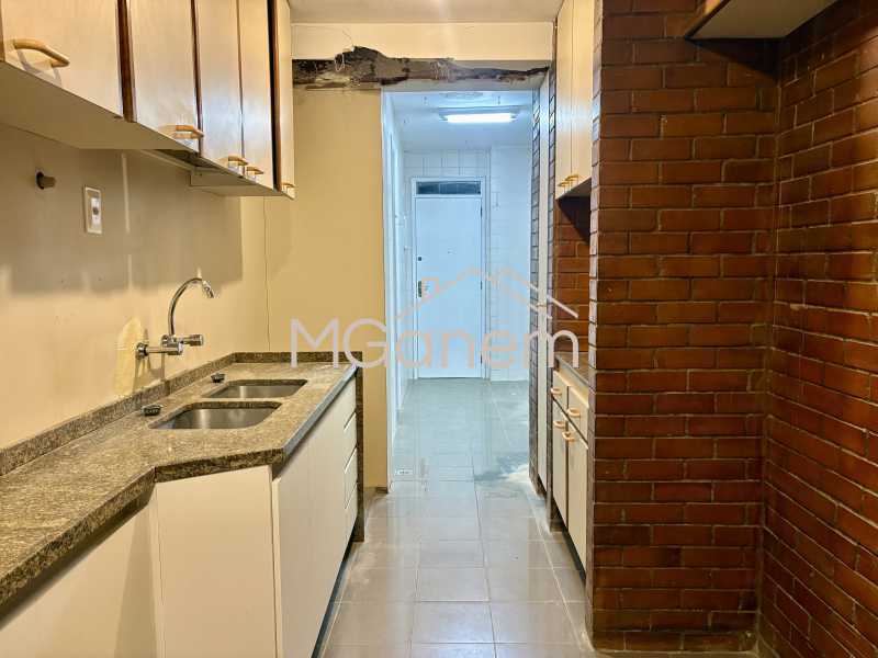 Conheça Cozinha do imóvel - Apartamento à venda Rua Desembargador Alfredo Russel, Leblon, Rio de Janeiro - R$ 3.150.000 - MGAP30032 - 14 Cozinha - 14
