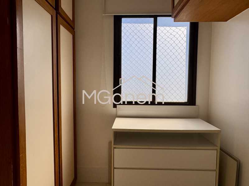 Conheça Dependência de serviço do imóvel - Apartamento à venda Avenida Marechal Henrique Lott, Barra da Tijuca, Rio de Janeiro - R$ 1.900.000 - MGAP30035 - 22 Dependência de serviço - 22