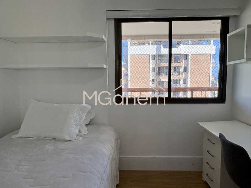 Conheça 1° Quarto do imóvel - Apartamento à venda Avenida Marechal Henrique Lott, Barra da Tijuca, Rio de Janeiro - R$ 1.900.000 - MGAP30035 - 8 1° Quarto - 8