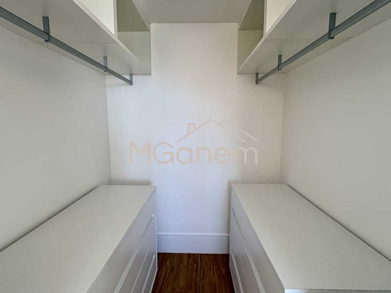 Conheça Closet do imóvel - Apartamento à venda Avenida Marechal Henrique Lott, Barra da Tijuca, Rio de Janeiro - R$ 1.900.000 - MGAP30035 - 15 Closet - 15