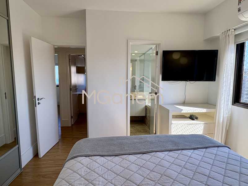Conheça Suíte do imóvel - Apartamento à venda Avenida Marechal Henrique Lott, Barra da Tijuca, Rio de Janeiro - R$ 1.900.000 - MGAP30035 - 13 Suíte - 13