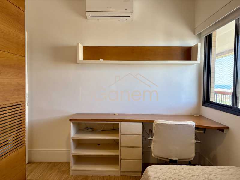 Conheça 2° Quarto do imóvel - Apartamento à venda Avenida Marechal Henrique Lott, Barra da Tijuca, Rio de Janeiro - R$ 1.900.000 - MGAP30035 - 10 2° Quarto - 10