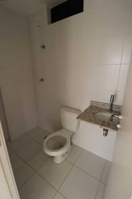 Conheça Banheiro Suite do imóvel - Apartamento Venda andar baixo - Centro - DLAP20039 - 12 Banheiro Suite - 12