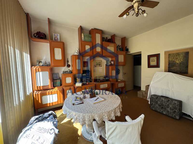 Quarto - 12