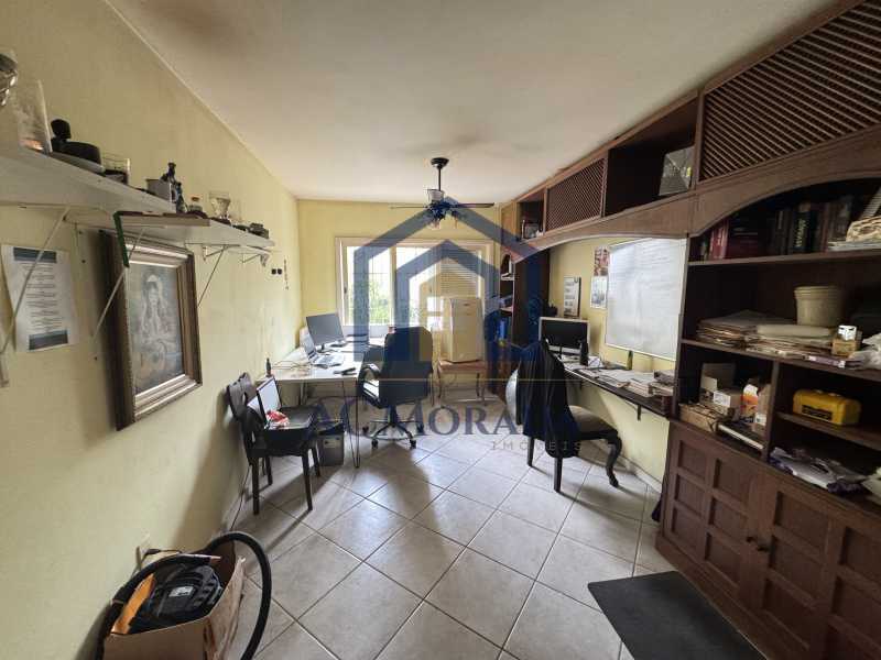 Quarto - 27