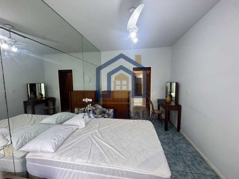 Quarto - 12