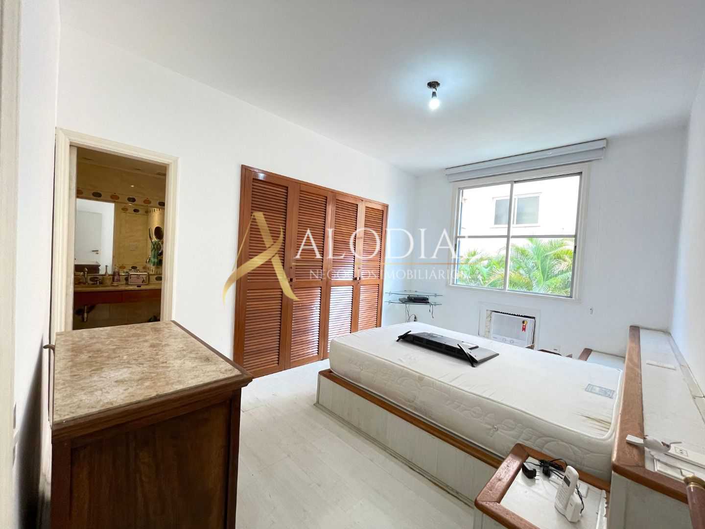 suite 01 - 11