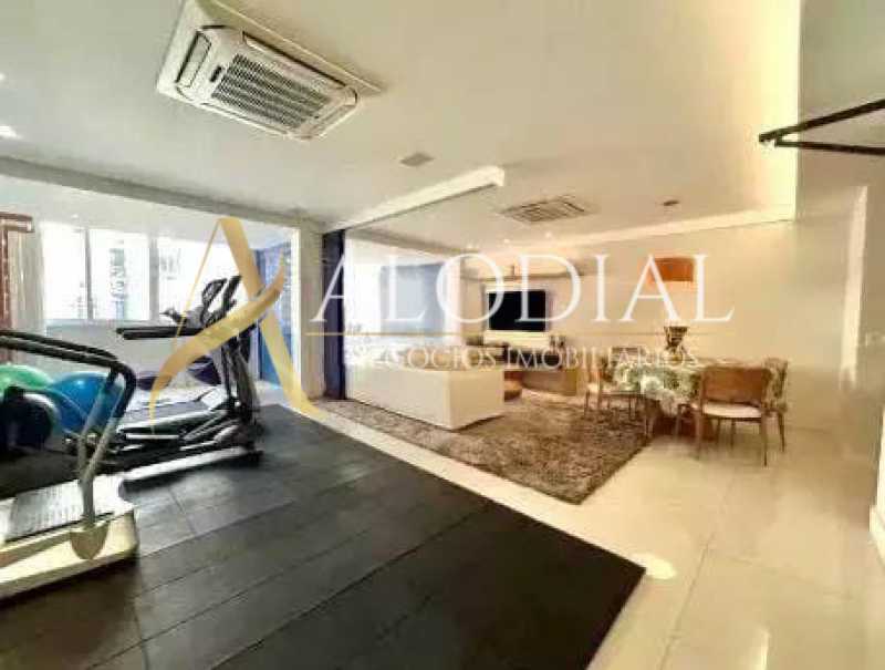 WhatsApp Image 2025-11-11 at 1 - 3