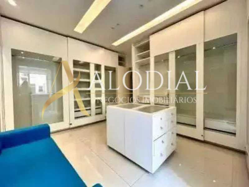 WhatsApp Image 2025-11-11 at 1 - 6