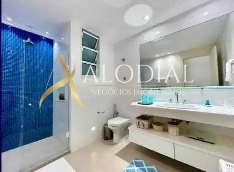 WhatsApp Image 2025-11-11 at 1 - 12